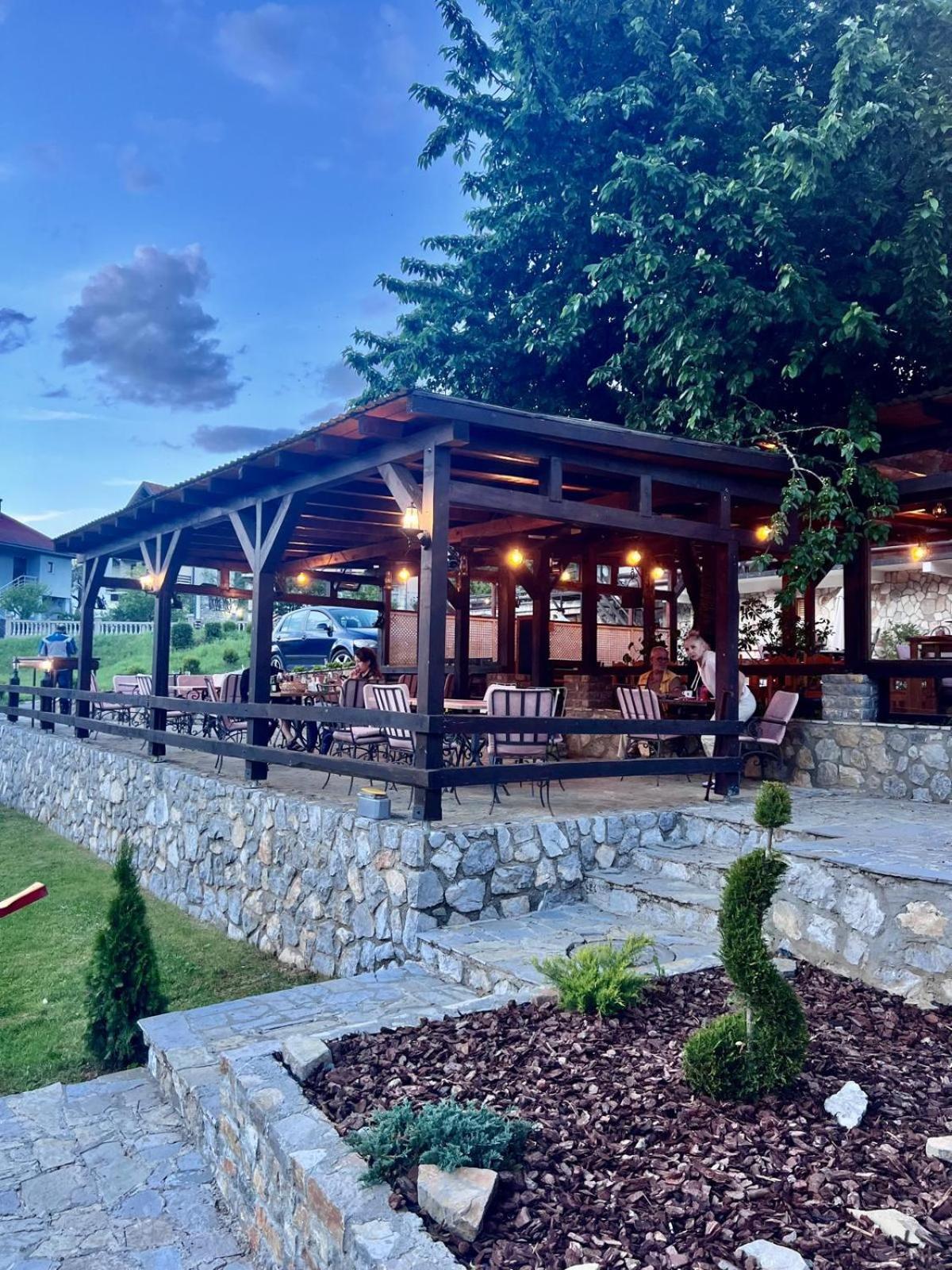 Camp Hotel Lake Views Plav Bagian luar foto