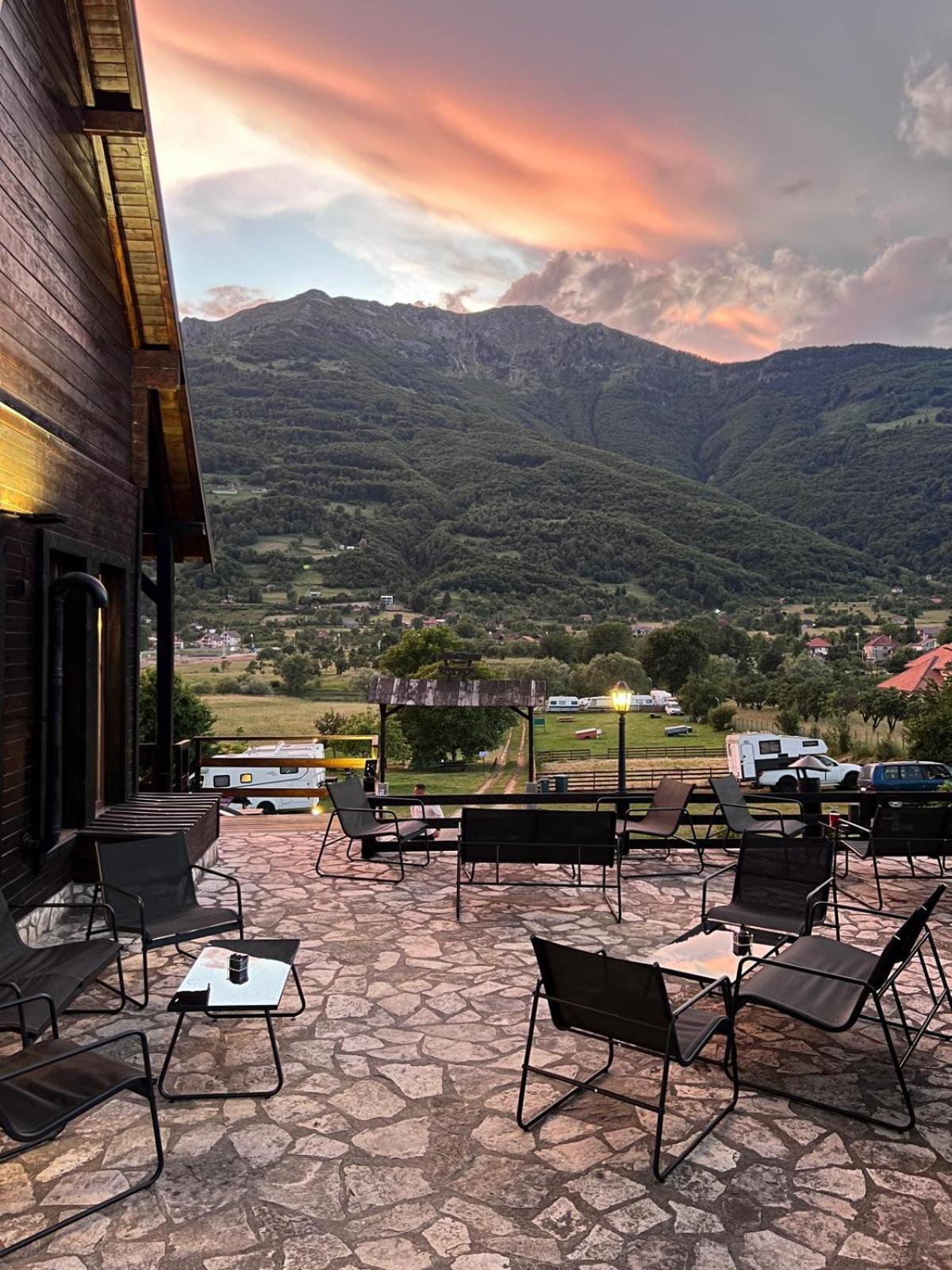 Camp Hotel Lake Views Plav Bagian luar foto