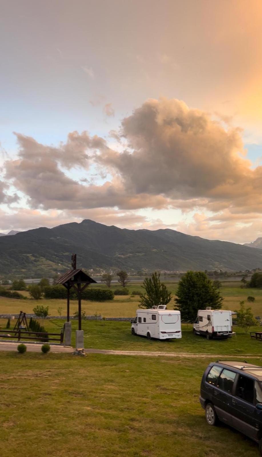 Camp Hotel Lake Views Plav Bagian luar foto