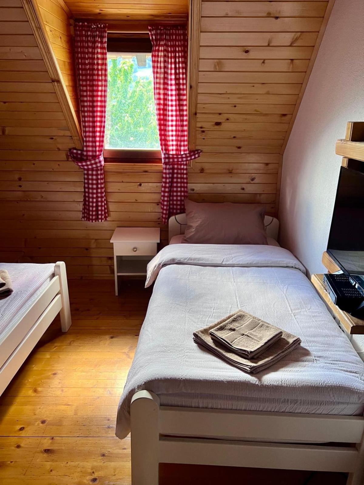 Camp Hotel Lake Views Plav Bagian luar foto