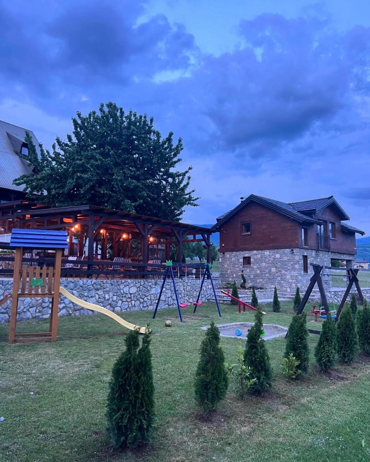 Camp Hotel Lake Views Plav Bagian luar foto