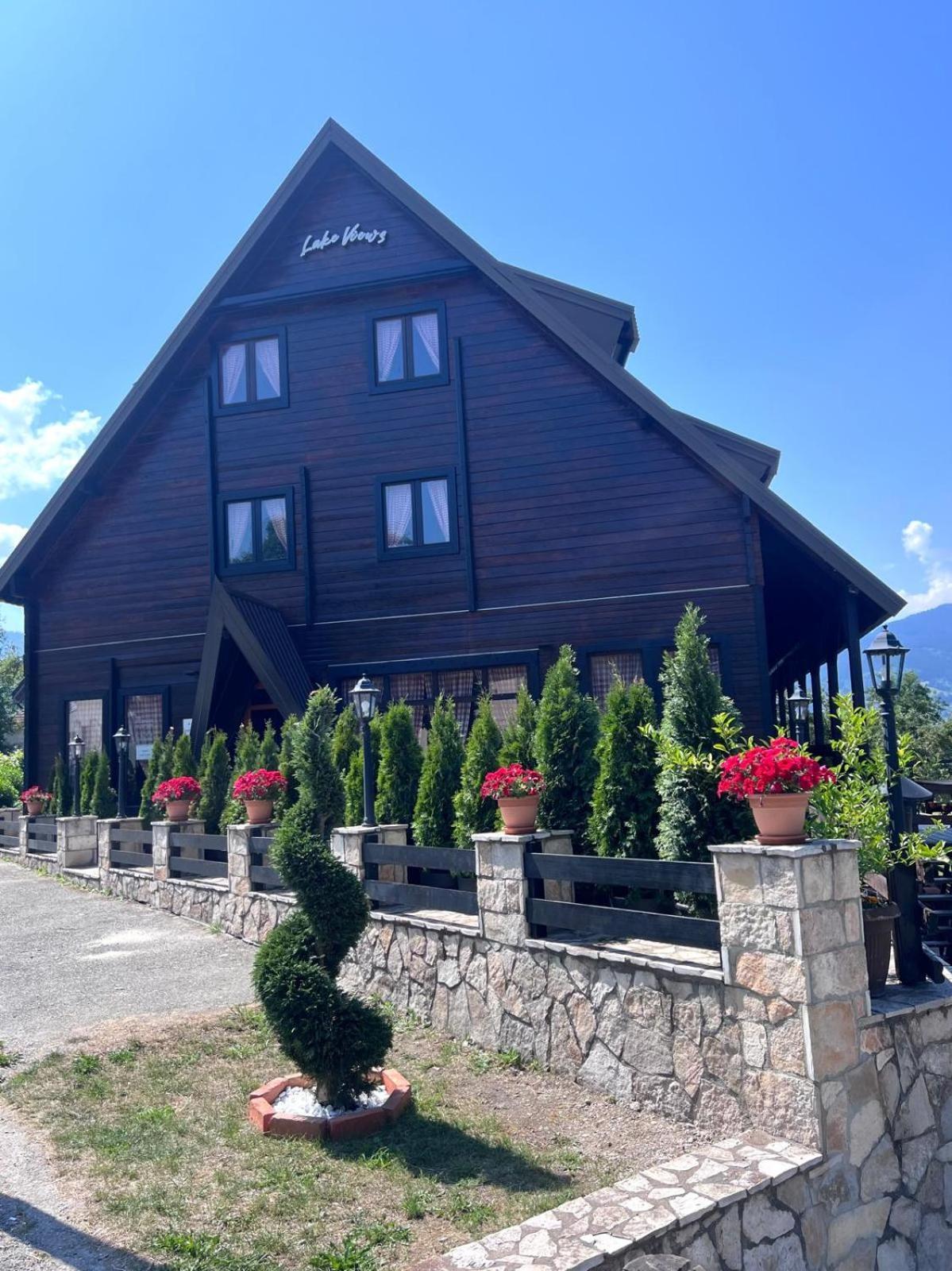 Camp Hotel Lake Views Plav Bagian luar foto